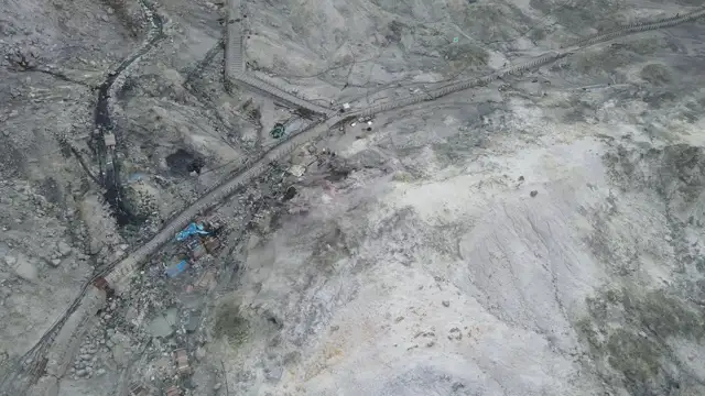 立山室堂平地獄谷カジヤ地獄の空撮